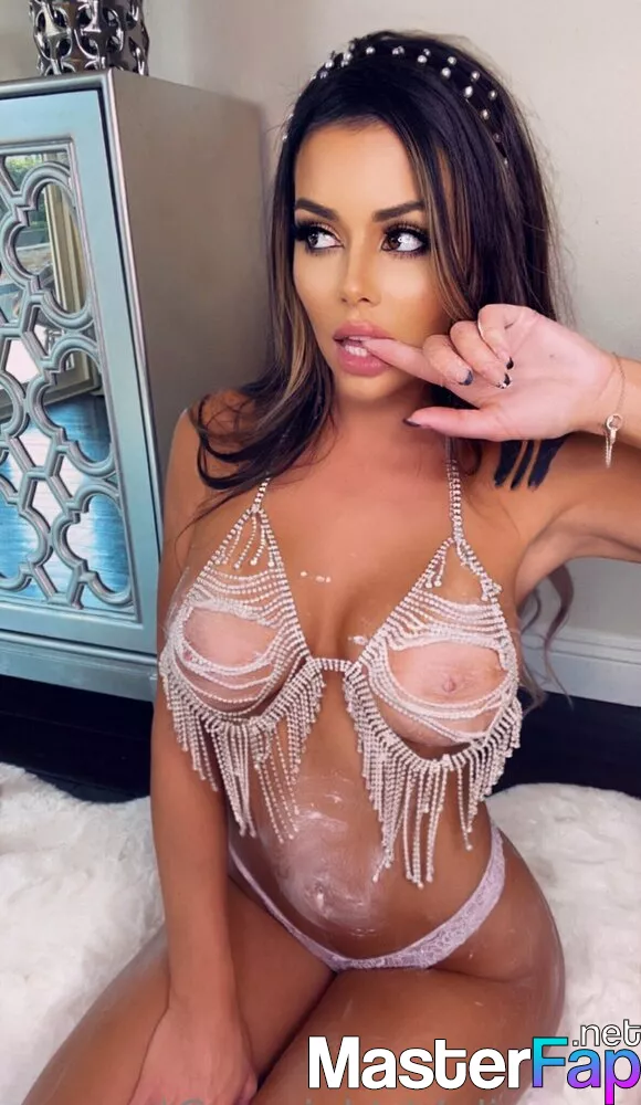 charlie wass recommends juli annee nude pic