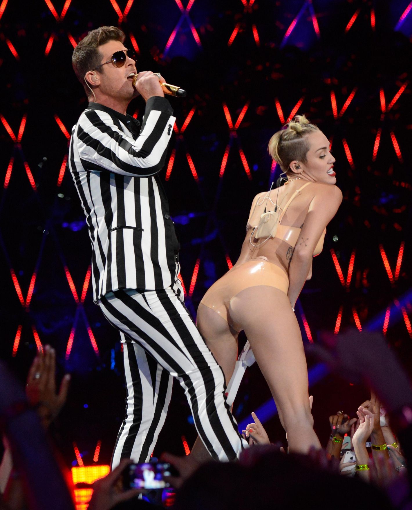 barry c brown recommends Miley Cyrus Naked Nude