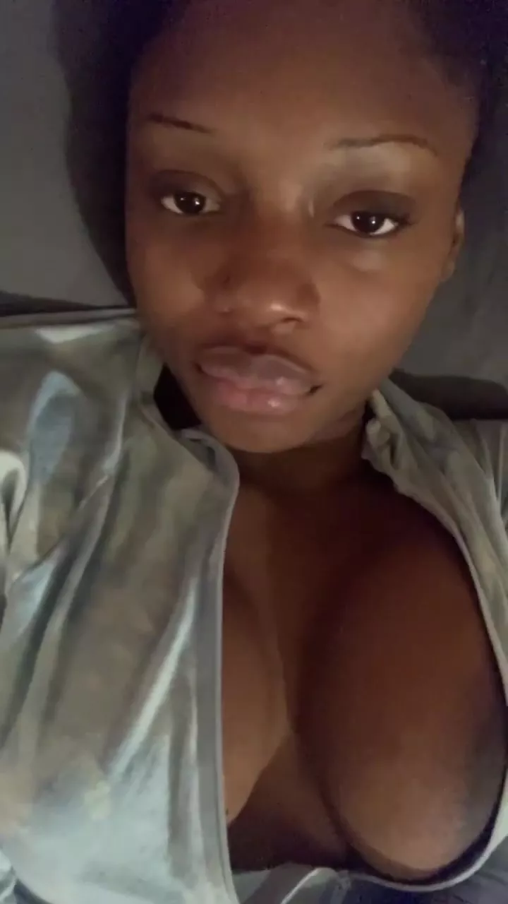 Facebook Live Nip Slip erx meto