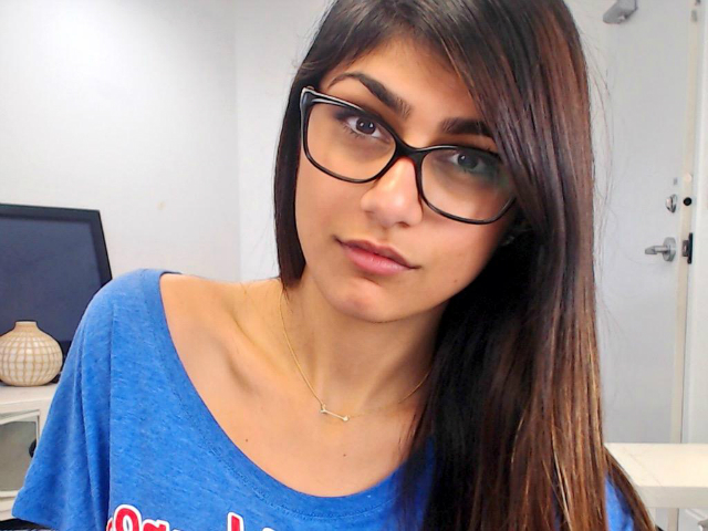 brooke seymour add photo naked mia khalifa