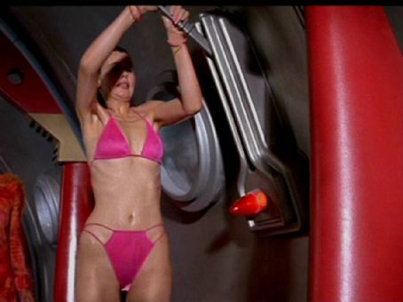 archibong ndifreke recommends Geena Davis In A Bikini