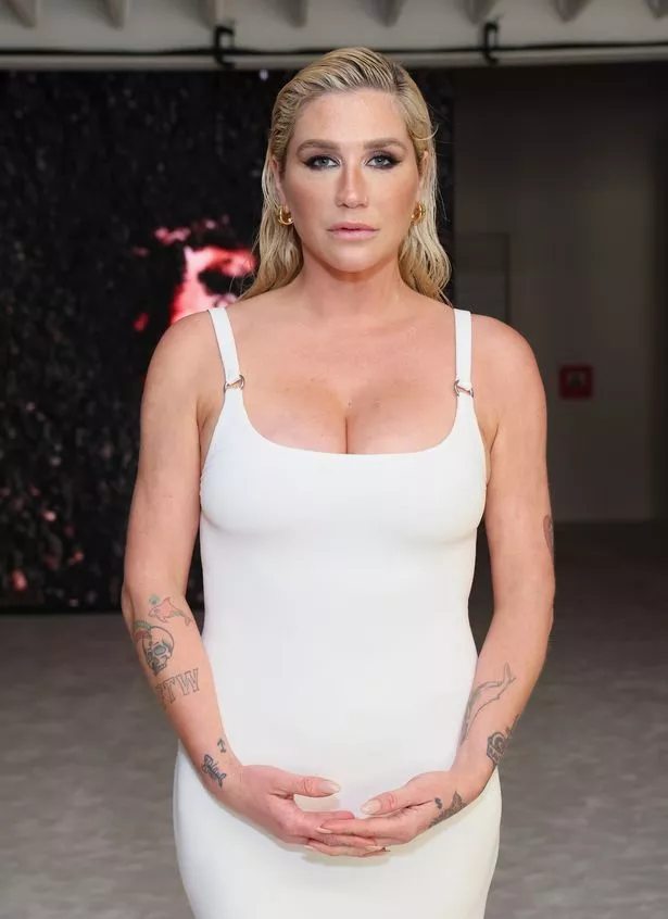 kesha big tits