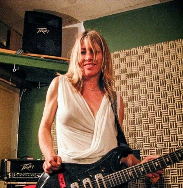 catherine hartle recommends kim gordon nude pic