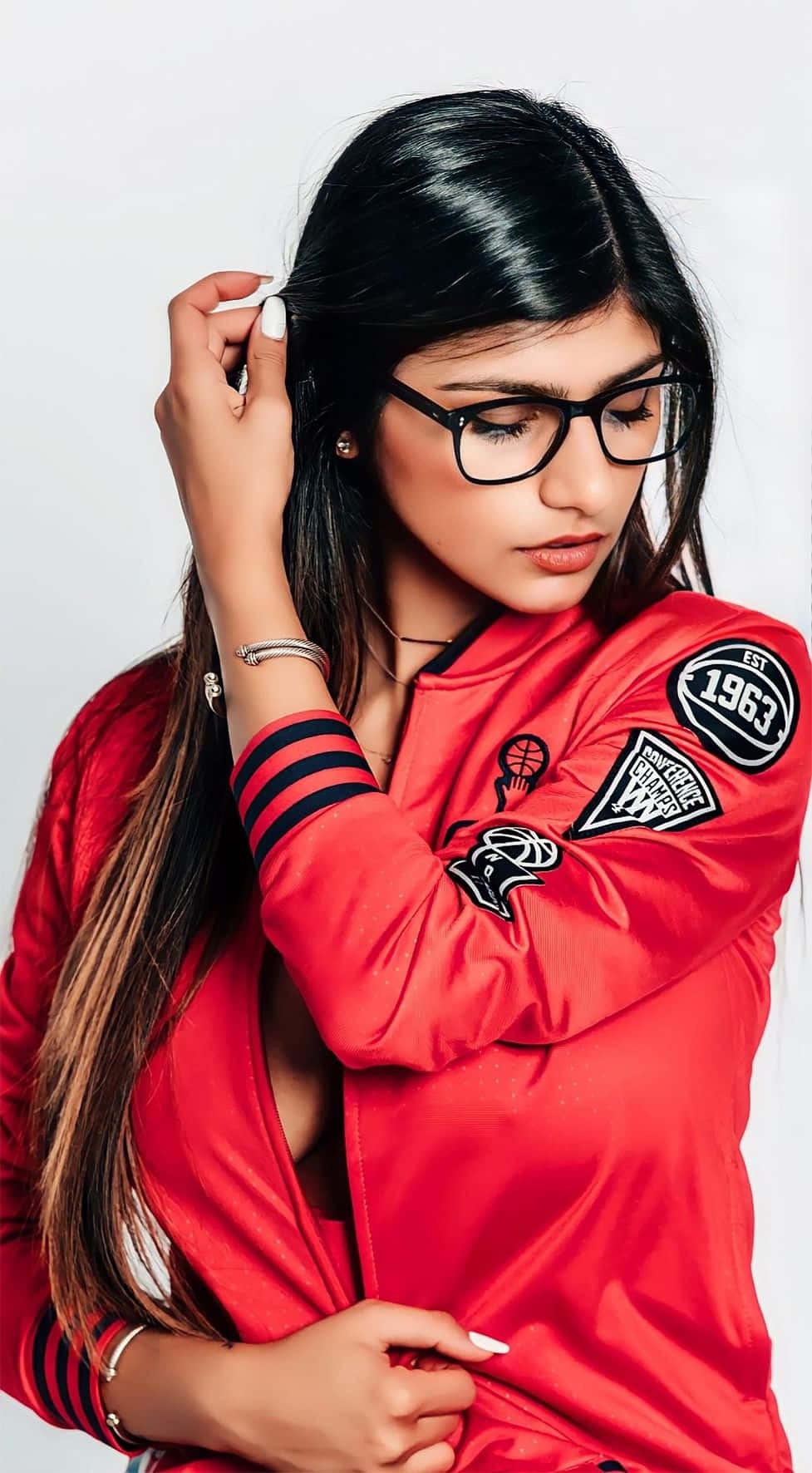 abby repko recommends naked mia khalifa pic