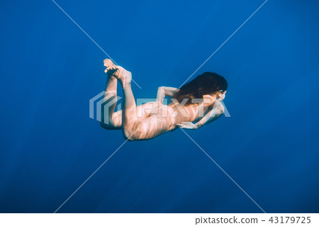 abbie dolci recommends nude underwater pic