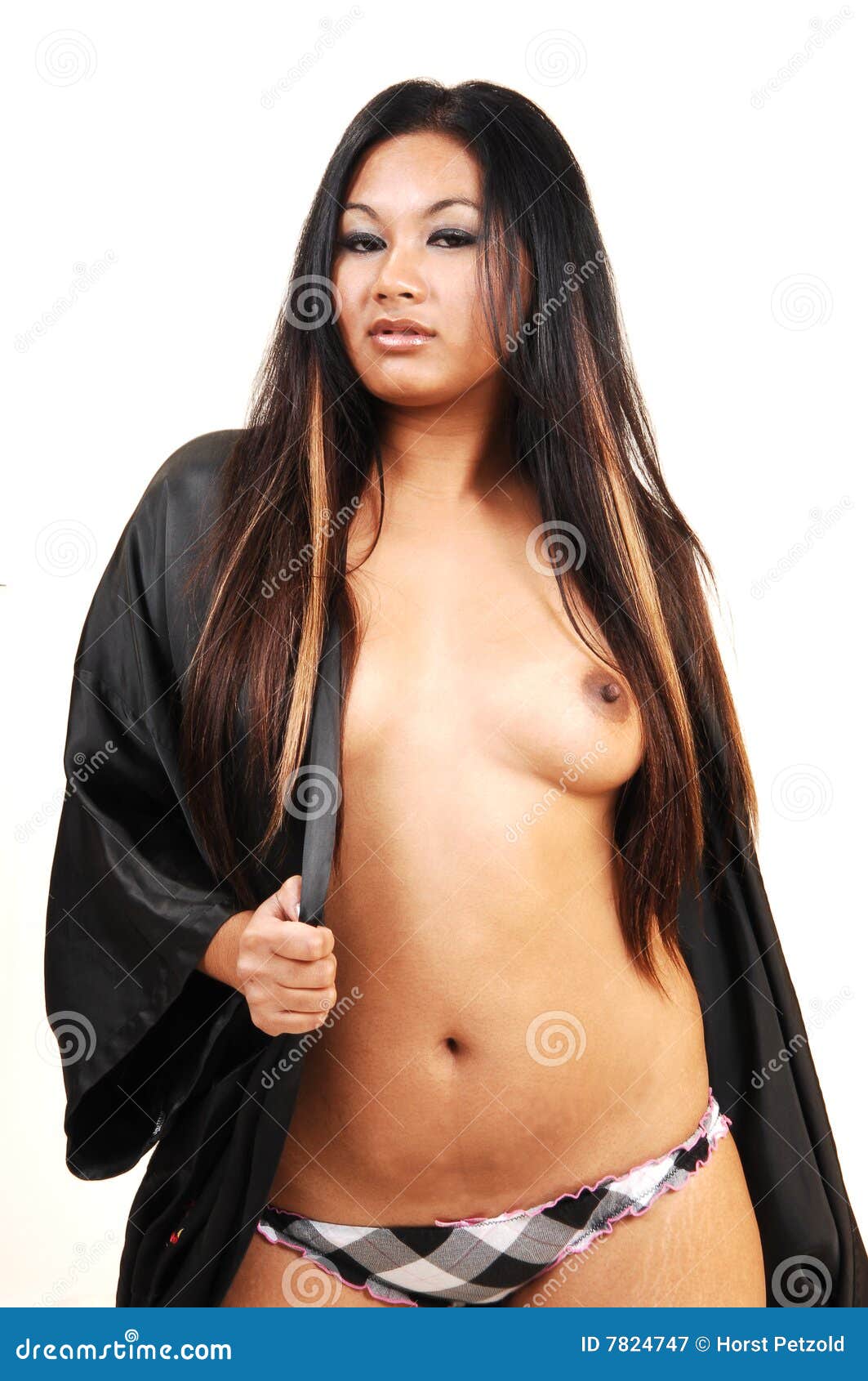 Topless Asian Girls pupper thai